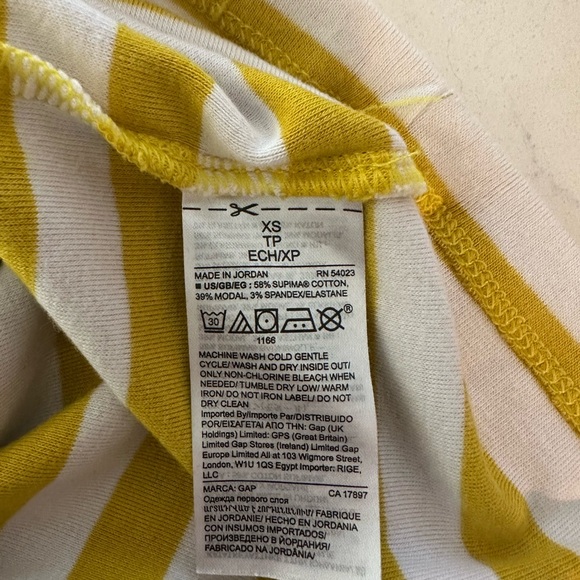 Gap tank top - Picture 3 of 3